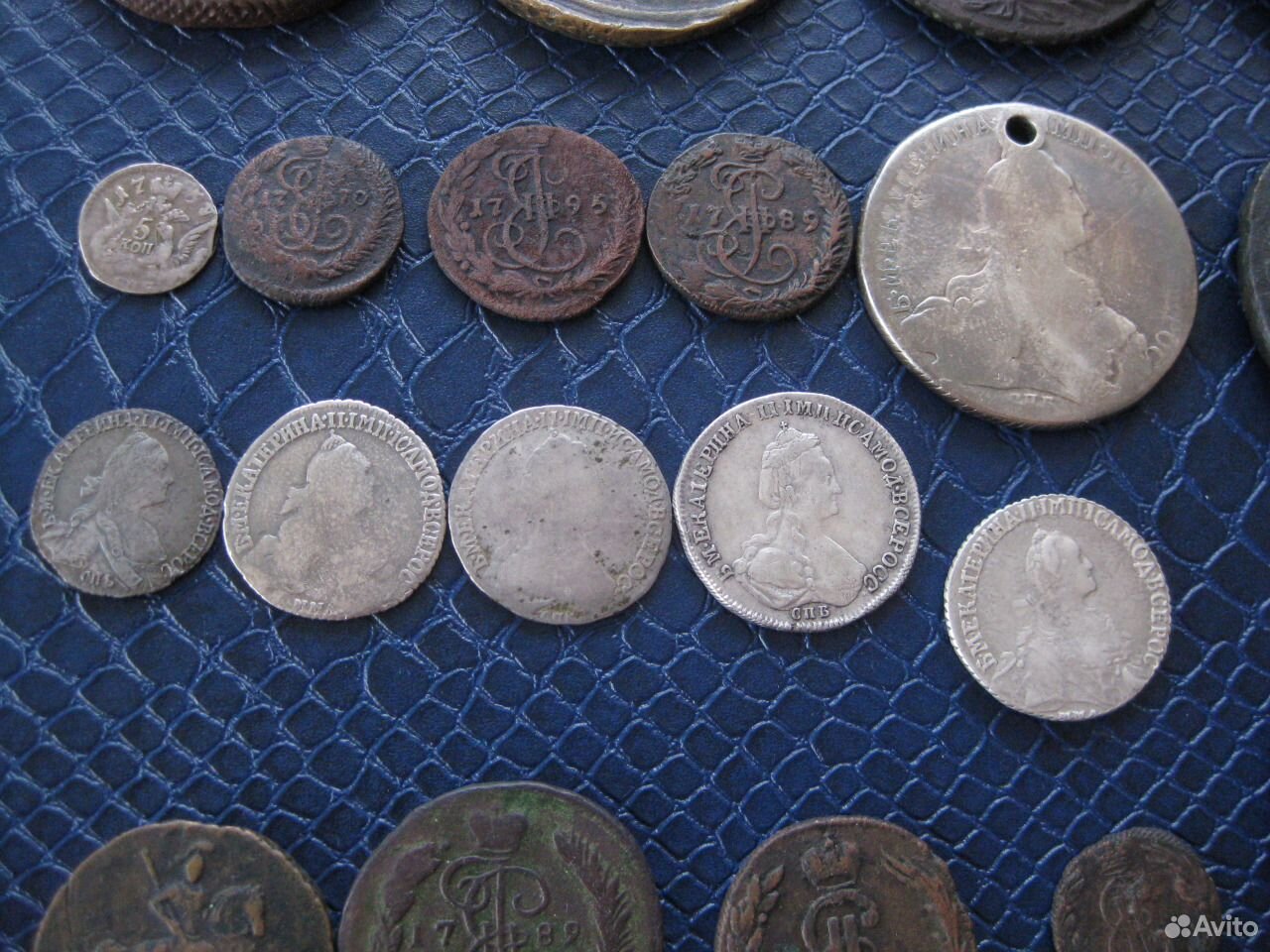 Купить монеты на авито в спб. Старинные монеты Екатерины 2. Самые ценные старинные монеты Екатерины Великой. Старинные монеты с Екатериной фото. Старый Монетка Елизабетта второй 1982г.