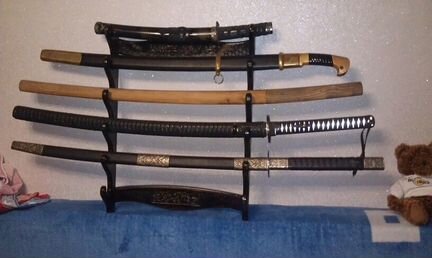 Настенная подставка для японских мечей, Катана-Дай