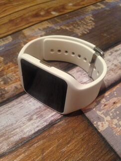 Умные smart часы Sony Smartwatch 3 белые на Androi