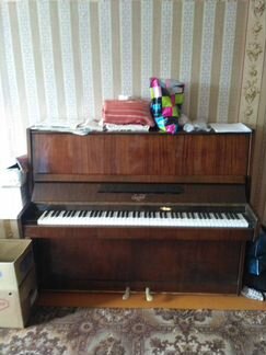 Продам пианино Заря