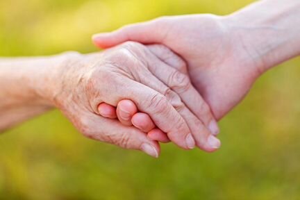 Помощь пожилым и одиноким