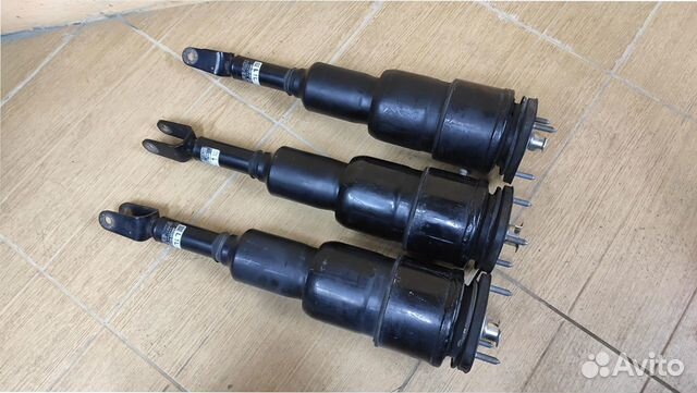 Амортизатор Lexus Ls 460 передний левый