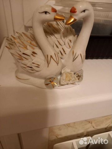 Лебеди статуэтка