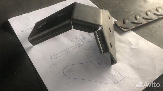 Крепление на водосток под поперечины багажника