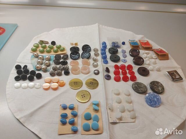 Пуговицы (Чехословакия ),иглы (СССР)