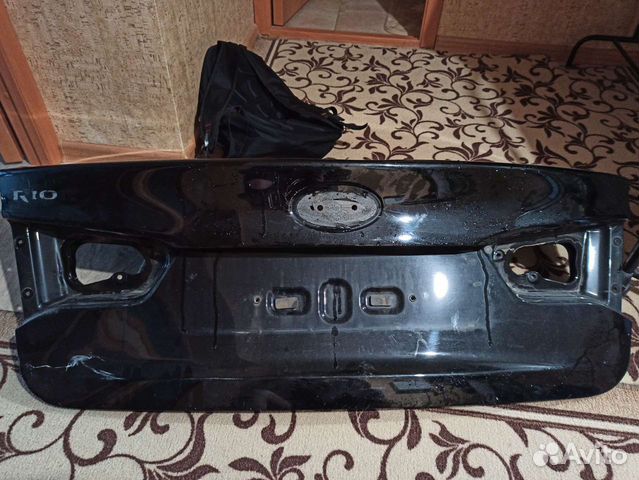 Крышка багажника на Kia Rio 3 без личинки под ключ