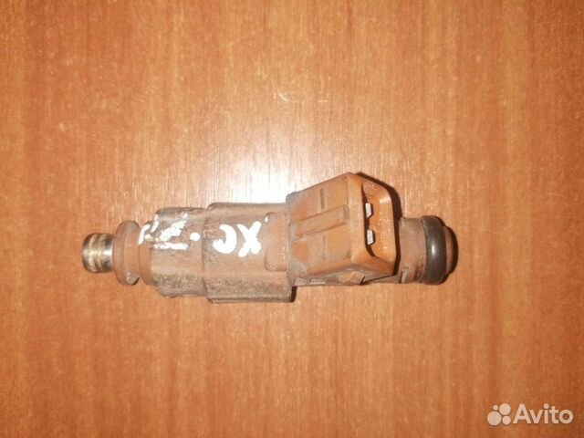 Форсунка топливная Volvo S80, S60, XC70, 2.4