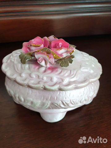 Миниатюрные шкатулочки, изящные рюмочки