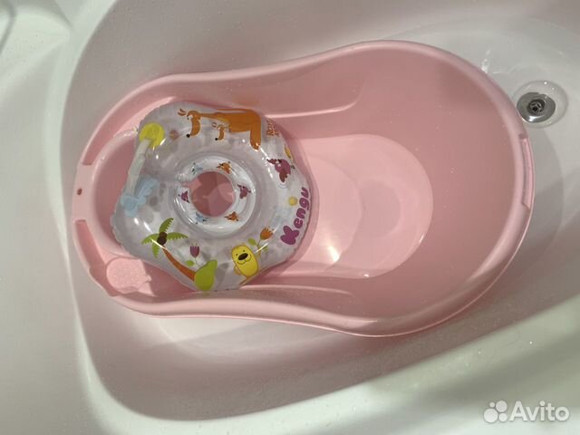 Ванночка + круг для купания малышей