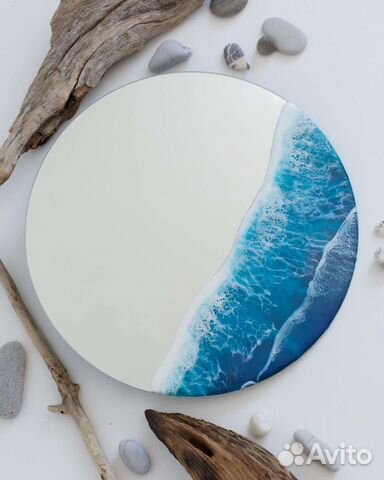 Зеркало украшенное эпоксидной смолой