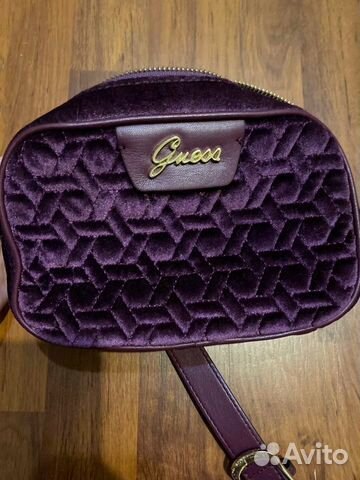 Бархатная сумка Guess