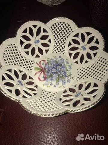 Фарфоровые тарелки
