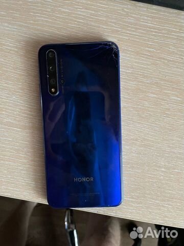 Honor 20 128gb, побита задняя панель и экран