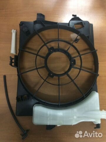 Диффузор вентилятора с бачком ож Kia Rio, Solaris