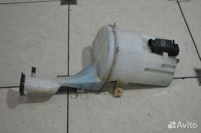 Бачок омывателя Toyota Yaris