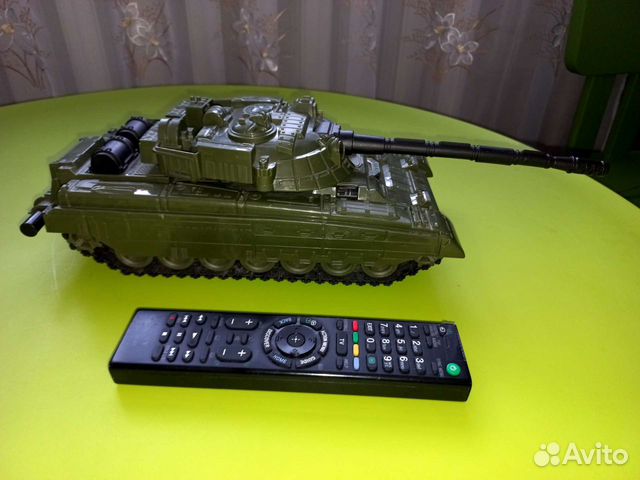 Детские игрушки танк