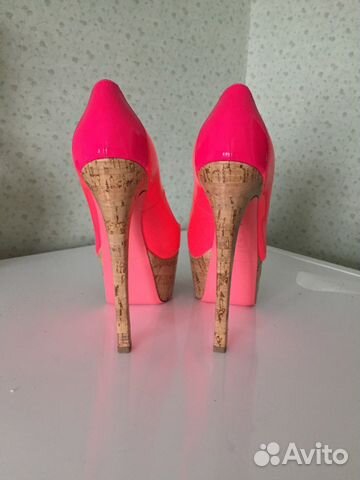 Новые туфли Ruthie Davis Новые туфли Ruthie Davis