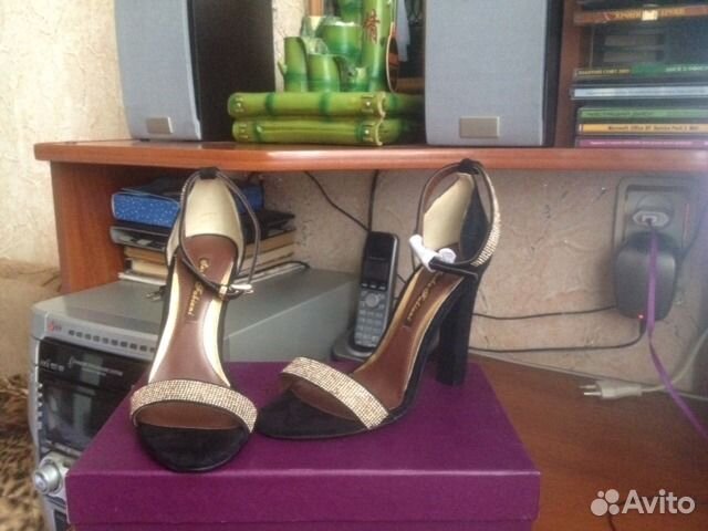 Новые замшевые босоножки Саша Фабиани— фотография №1