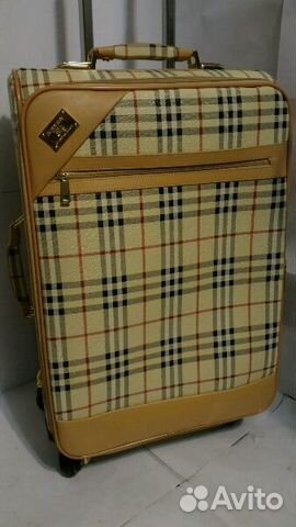 Новый чемодан на колесах Burberry Новый чемодан на колесах Burberry