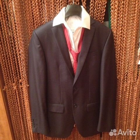 Костюм мужской, рубашка, галстук