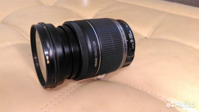 Телеобъектив Canon EF-S 18-200mm