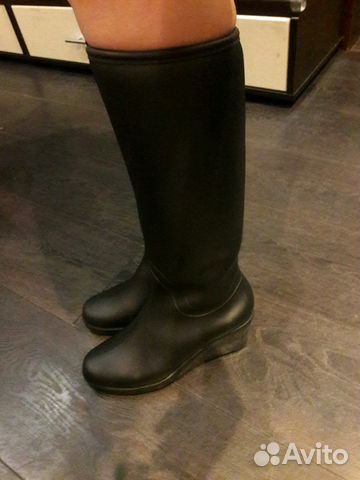 Новые женские сапоги резиновые на танкетке