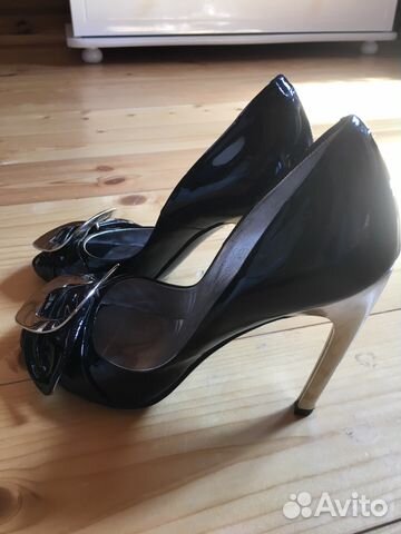 Босоножки лакированные Roger Vivier 36.5 Босоножки лакированные Roger Vivier 36.5
