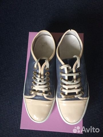 Кроссовки женские