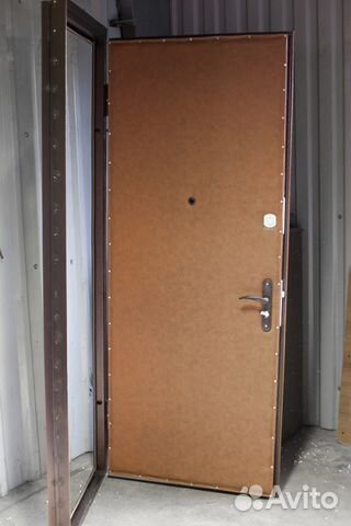 Дверь из металла с порошковым покрытием