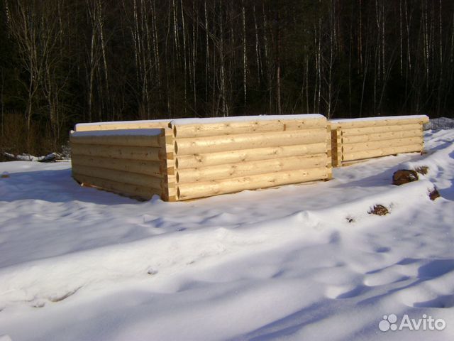 Сруб баньки 3х5 с мансардной крышей лес зимний Сруб баньки 3х5 с мансардной крышей лес зимний