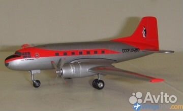 Модель самолета Ил-14 1/200 Модель самолета Ил-14 1/200
