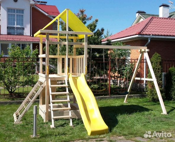 Детская площадка с качелями и горкой, новая Детская площадка с качелями и горкой, новая