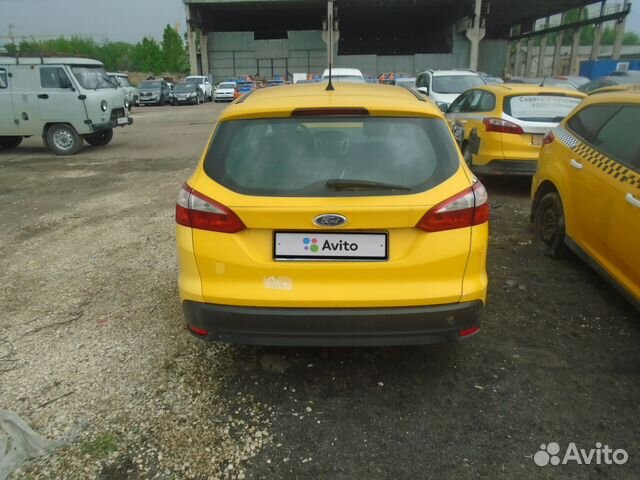 Ford Focus 1.6 МТ, 2014, битый, 100 000 км