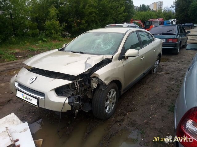 Renault Fluence 1.6 МТ, 2011, битый, 95 000 км