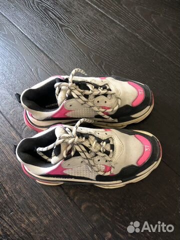 Кроссовки Balenciaga Triple s Кроссовки Balenciaga Triple s