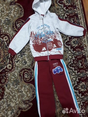 Спортивный костюм Спортивный костюм