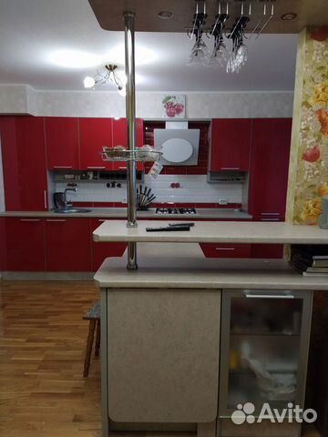 3-к квартира, 70 м², 6/10 эт.