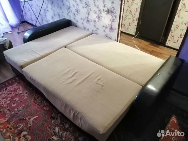 Диван