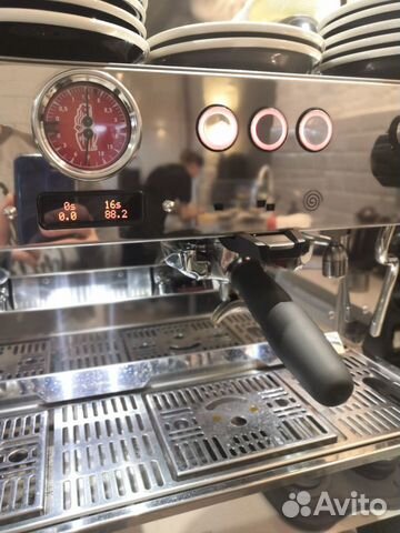 Профессиональная кофемашина La Marzocco KB90 Профессиональная кофемашина La Marzocco KB90
