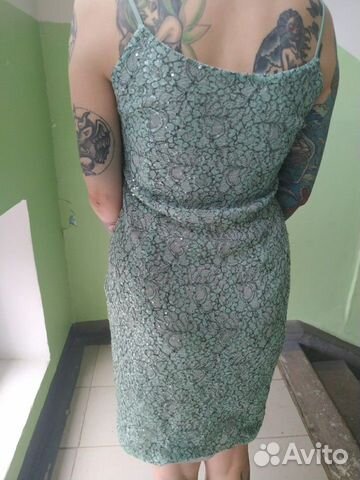 Платье с кружевом и пайетками