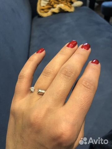 Золотое кольцо Tiffany с бриллиантами Золотое кольцо Tiffany с бриллиантами
