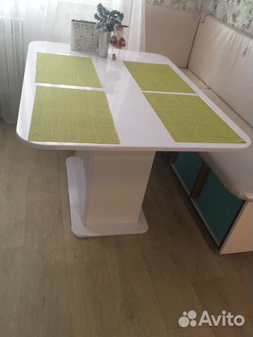 Стол кухонный