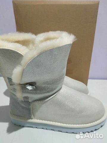 UGG Australia Угги белые с пуговкой страз новые