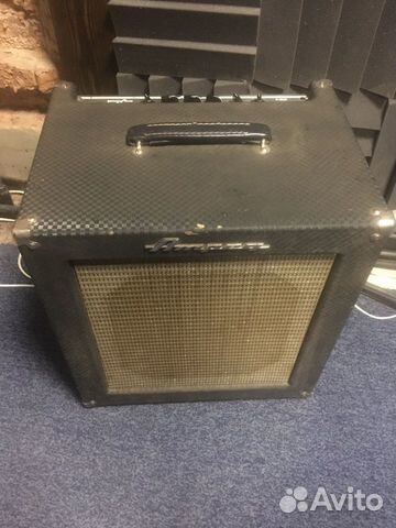 Комбоусилитель для бас-гитары Ampeg Rocket Bass B Комбоусилитель для бас-гитары Ampeg Rocket Bass B