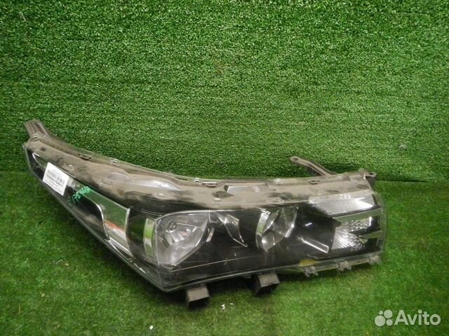 Фара правая Toyota Corolla 11 E160 (12-16) галоген
