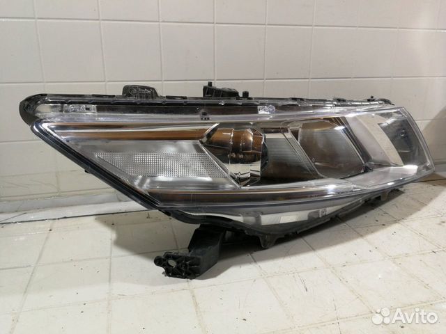 Фара Ксенон передняя правая Honda Crosstour 1 Фара Ксенон передняя правая Honda Crosstour 1