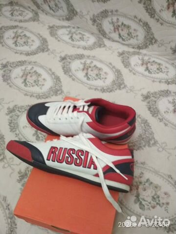 Кроссовки Кроссовки