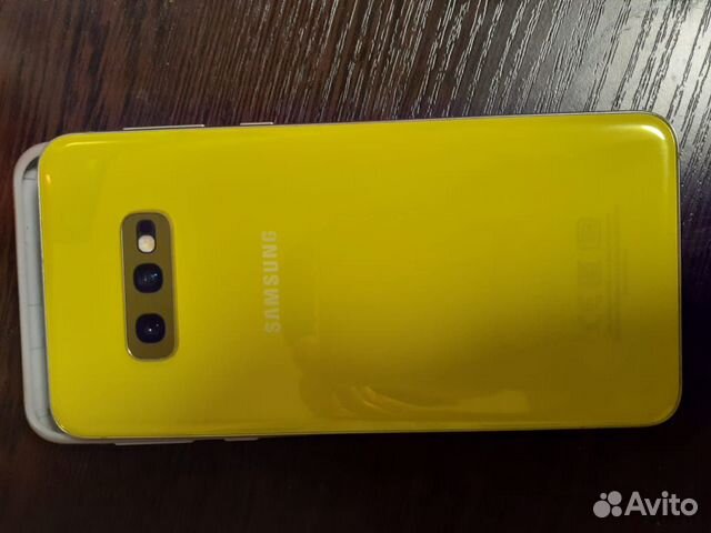 Samsung Galaxy S10E в идеальном состояни
