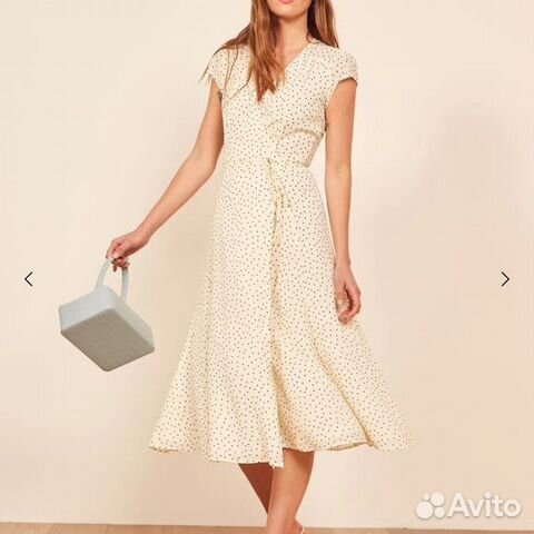 Платье Reformation бежевое в горошек