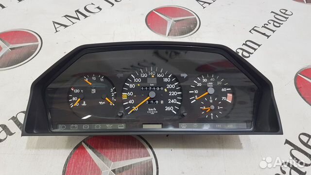 Приборная панель на Mercedes-Benz W124